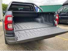 Toyota Hilux MK11  (20-ON) RetraxONE MX Roller Top Double Cab - Ladder Rack Compatible