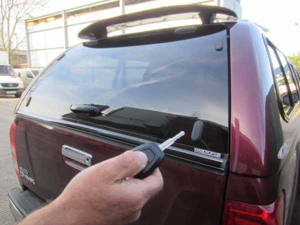Central locking system for SJS canopies rear door only