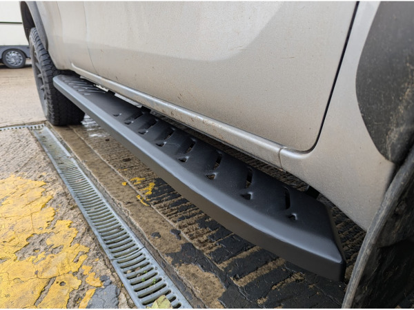 Ford Ranger MK5 (12-16) Steel Side Steps / Running Board – Matt Black Double Cab