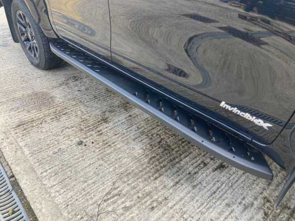 Toyota Hilux  MK10 Steel Side Steps / Running Board – Matt Black Double Cab