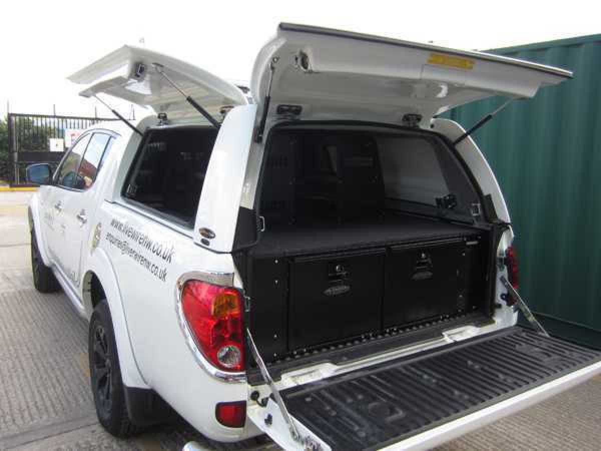Avenger Low Roof Professional A66 Starlight Silver Hardtop for Mitsubishi L200 MK6 LB Series 4 (2009-2015) DC